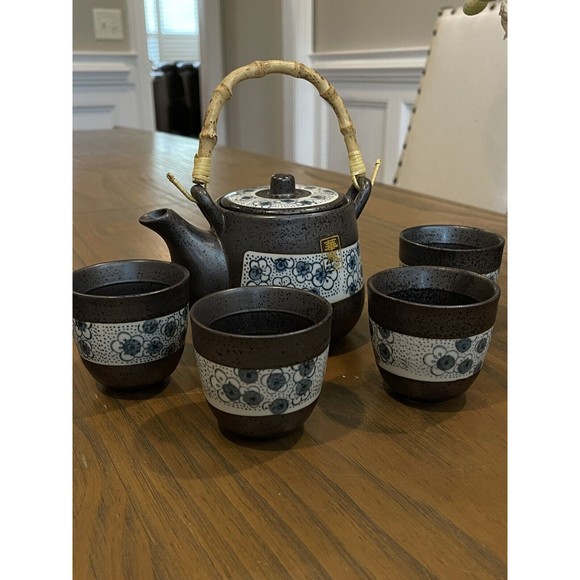 Ebros Japanese Design Cherry Petals Charcoal Grey Ceramic Tea Pot & Four Cups - Picture 5 of 5